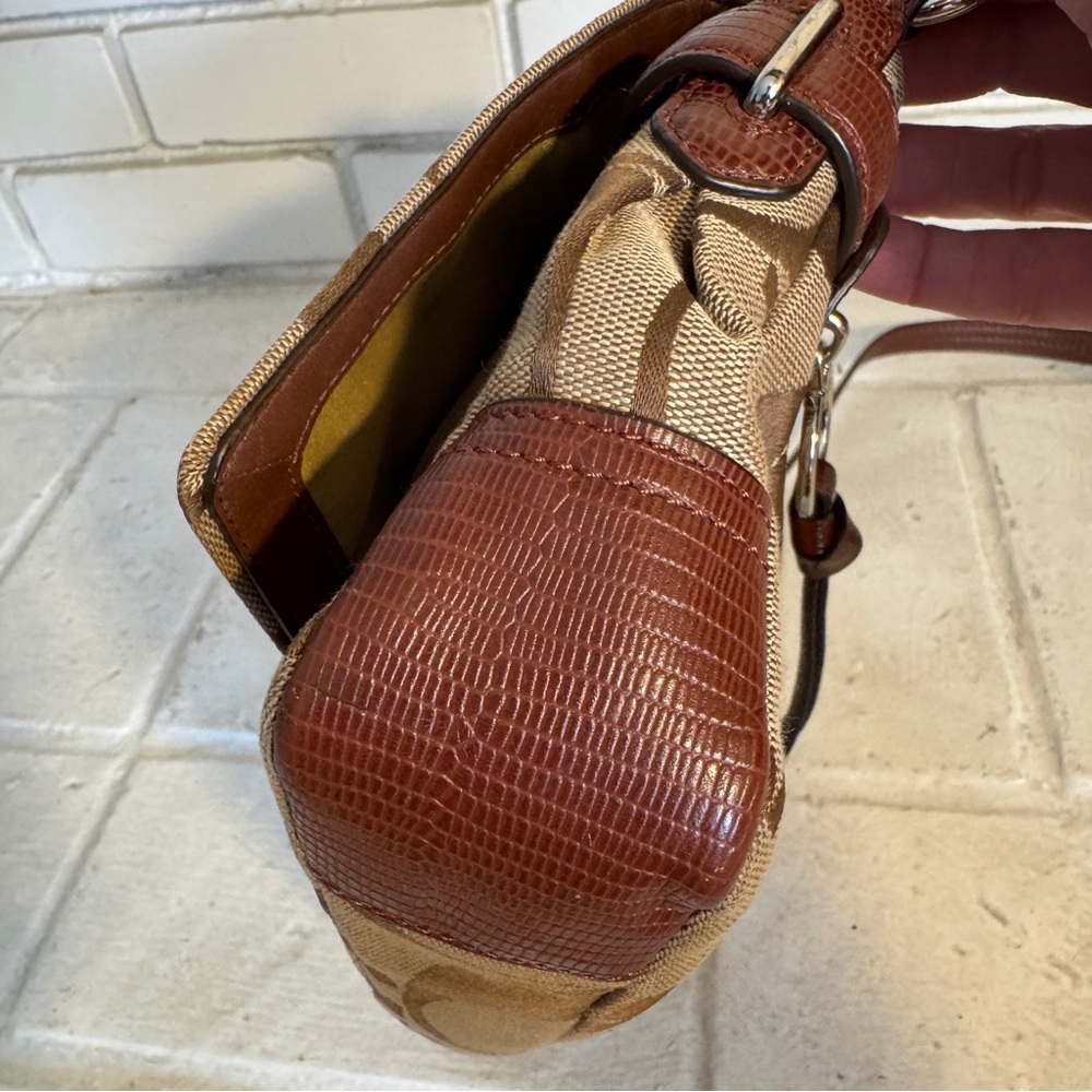 Coach Chelsea Signature Flap #F17798 - Picture 7 of 13